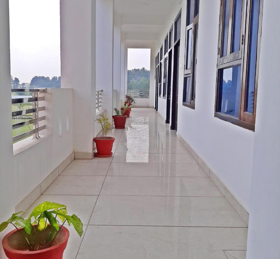 Bindiram Express By Shrigo Hotels Sitapur Muafi Екстер'єр фото