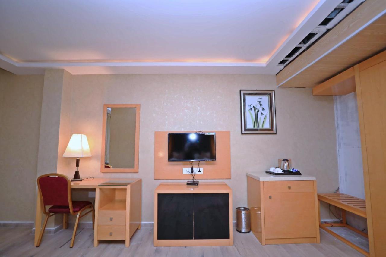 Bindiram Express By Shrigo Hotels Sitapur Muafi Екстер'єр фото